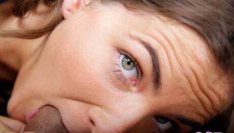 Rangy american teen Molly Jane sucks on rod and enjoys a cum blast on face 